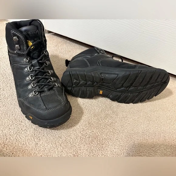 Men’s Caterpillar Boots - Picture 2 of 4